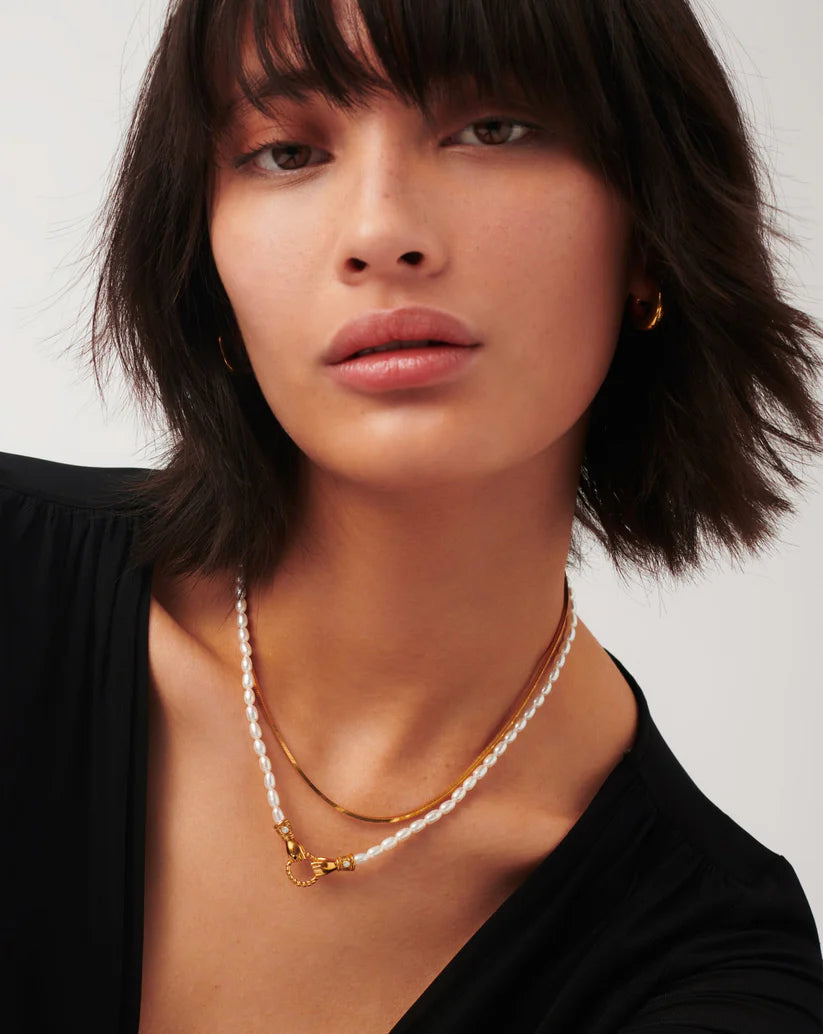 Hands Pearl Pendant Necklace